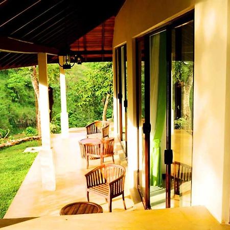 Aqua Exotica Wellness Retreat Hotel Гампола Екстериор снимка