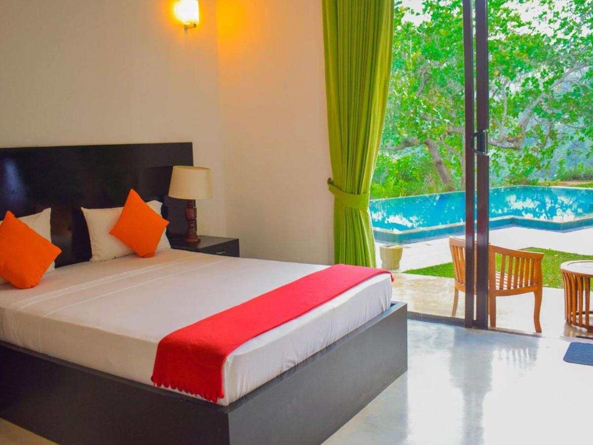 Aqua Exotica Wellness Retreat Hotel Гампола Екстериор снимка